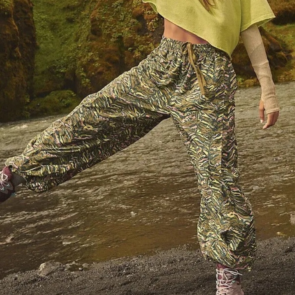 New Free People Movement Zephyr Printed Pants Jogger Size Small 0B1614726